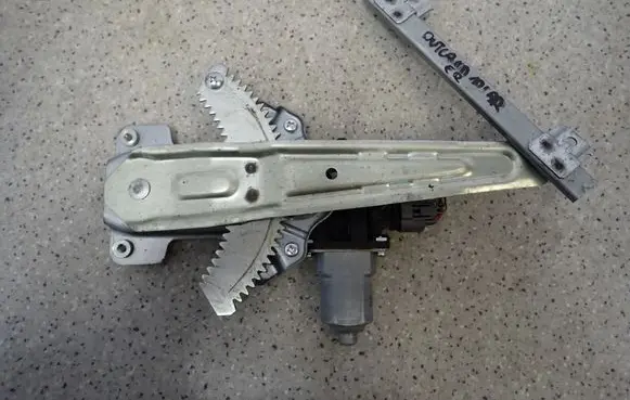 Mitsubishi Outlander Front door window regulator with motor