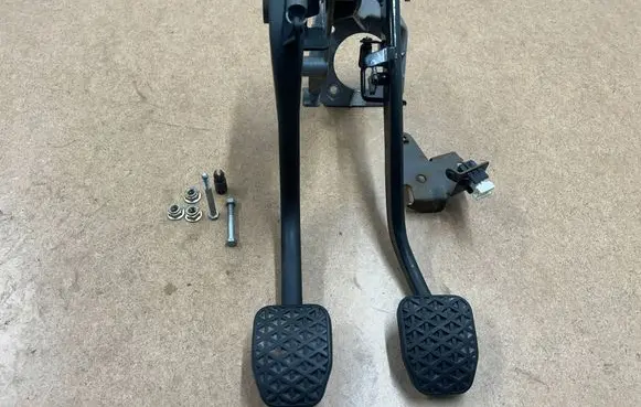 BMW 3 E46 Brake pedal 35112229128 2229128 35311163870