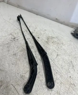 Audi A4 S4 B8 8K Front wiper blade arm 8K1955407