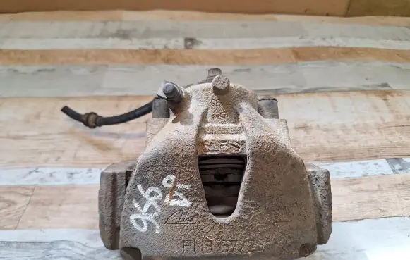 Opel Zafira B Front brake caliper