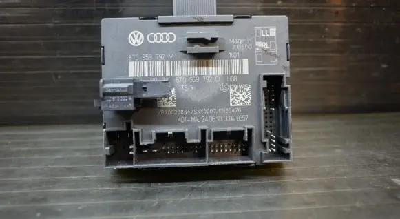 Audi A4 S4 B8 8K Door control unit/module 8T0959792D