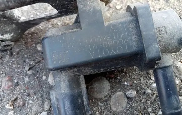 Toyota Yaris Turbo solenoid valve 9008091231