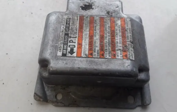Suzuki Grand Vitara I Airbag control unit/module 3891065D11 38910-65D11