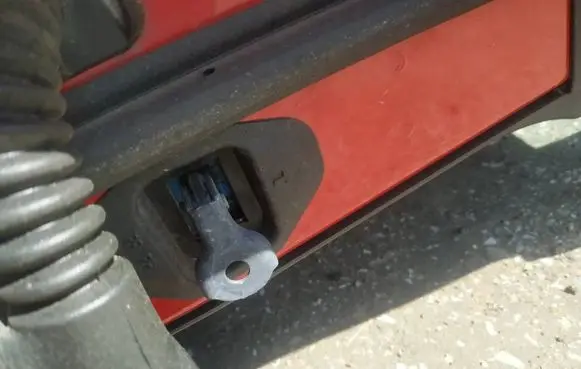 Opel Astra J Rear door check strap stopper