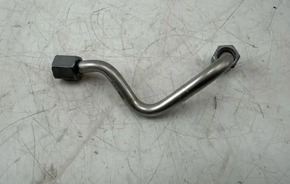 Fuel injector supply line/pipe
