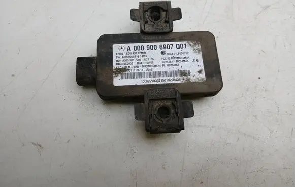 Mercedes-Benz C W205 Tire pressure control unit A0009006907