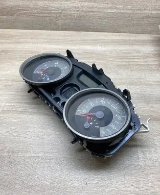 Renault Megane II Speedometer (instrument cluster) 8200408787