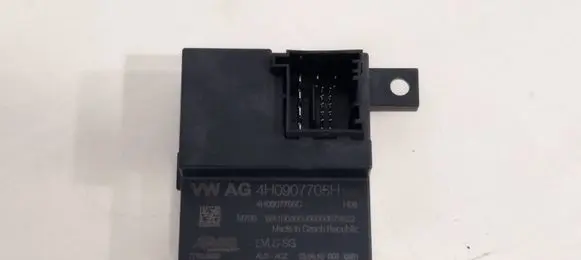 Audi A8 S8 D4 4H Steering rack control module 4H0907705H