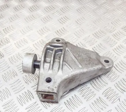 BMW 5 F10 F11 Engine mounting bracket 6777605