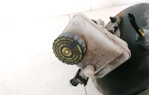 Peugeot 107 Master brake cylinder