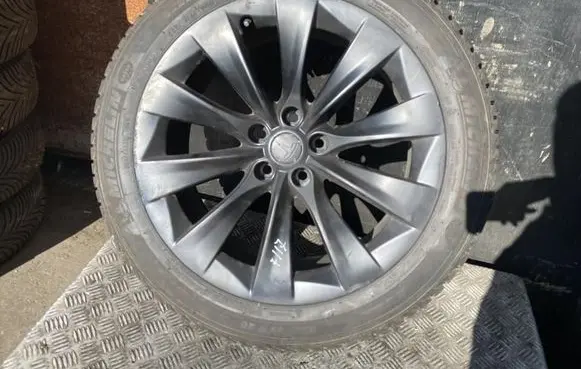 Tesla Model X R20 alloy rim 102724400B