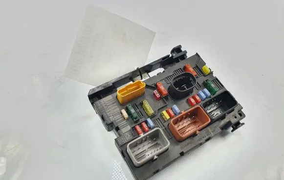 Peugeot 207 Fuse box set 9664055780