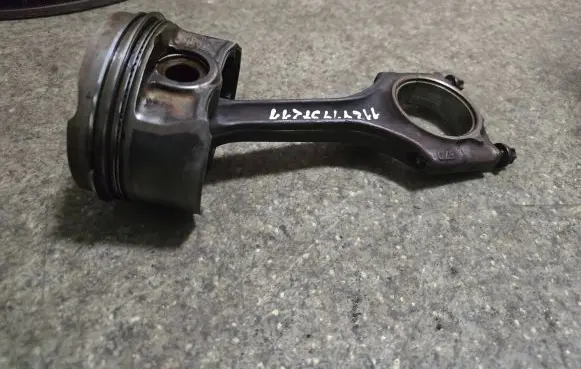 BMW 5 E39 Piston 11251437046 11241437211