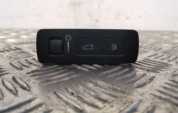 Volvo XC90 Fuel tank opening switch 31376509