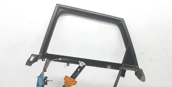 Rear door manual window regulator