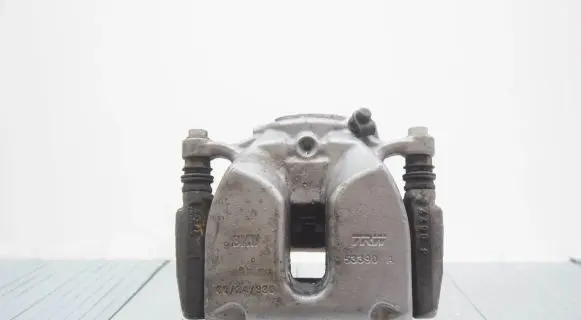 BMW 5 G30 G31 Front brake caliper 53390A