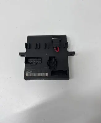 Audi A4 S4 B7 8E 8H Comfort/convenience module 8E0907279L