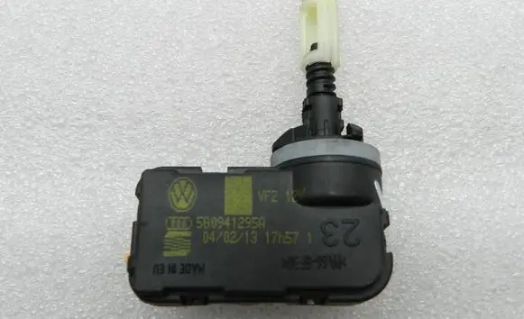 Seat Leon (5F) Headlight level adjustment motor 5G0941295A 5G0941295