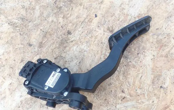 Hyundai i30 Accelerator throttle pedal 071227J0823 32700XXXXX