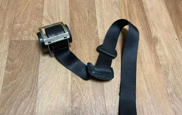 Mini One - Cooper R50 - 53 Front seatbelt 1605913 0429023 0530078802