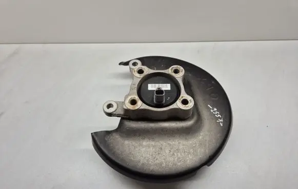 Rear wheel hub