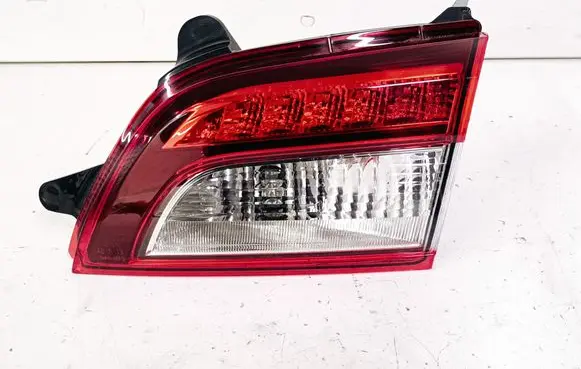 Subaru Outback (BS) Tailgate rear/tail lights 946073