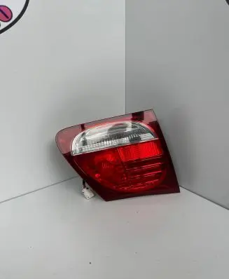 Tailgate rear/tail lights