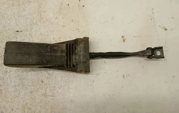 Volkswagen Touareg II Front door check strap stopper 7P0837267