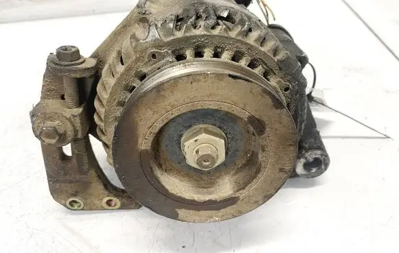 Toyota Avensis T220 Generator/alternator 2706027030