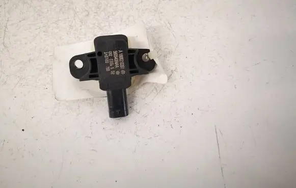 Mercedes-Benz A W176 Airbag deployment crash/impact sensor A1668210351 56054084AA