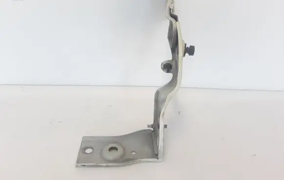 Renault Latitude (L70) Headlight/headlamp mounting bracket 625609561R