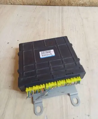 Mitsubishi Colt Engine control unit/module MR578638 E6T31376H