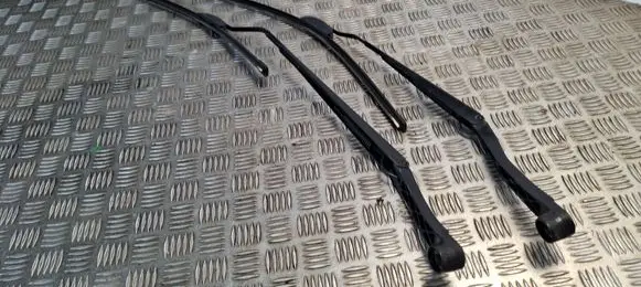 Opel Insignia A Front wiper blade arm