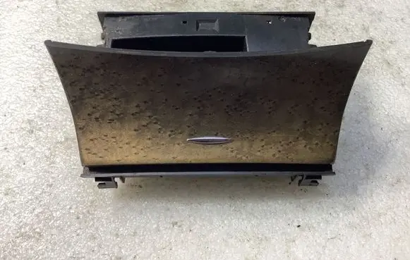 Mercedes-Benz E W211 Car ashtray A2118101330