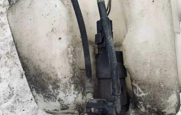 Renault Laguna II Windscreen/windshield washer pump 9632984980 9634558980