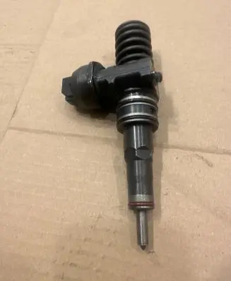 Volkswagen Sharan Fuel injector 038130073ak