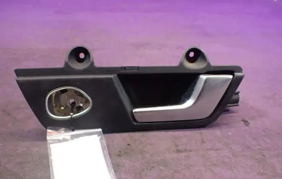 Audi A4 S4 B7 8E 8H Front door interior handle 8E1837020F