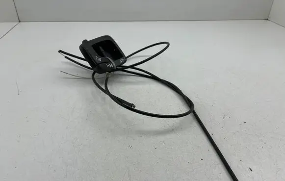 Volvo S80 Engine bonnet (hood) release handle