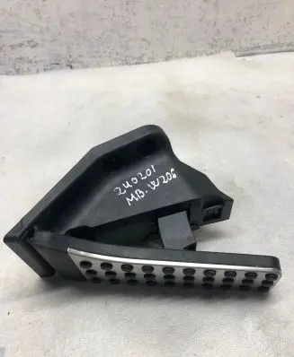 Mercedes-Benz C W206 Accelerator throttle pedal A2233000100