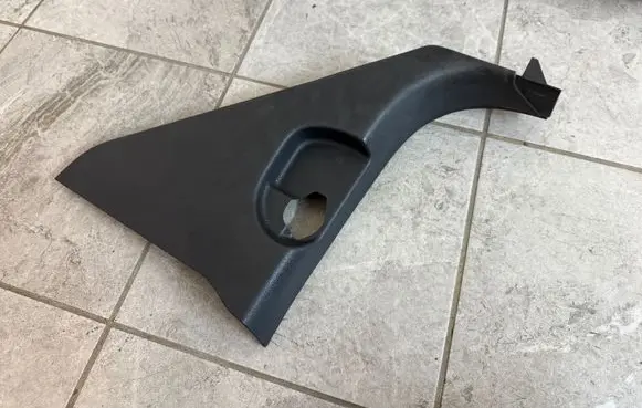 Front sill trim cover
