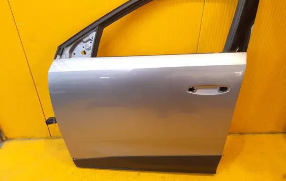 Peugeot 3008 III Front door