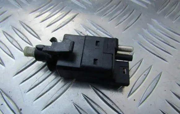 Mercedes-Benz C W202 Brake pedal sensor switch 0015450109