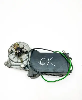 Mercedes-Benz SLC C107 Front door window regulator motor 0130820001