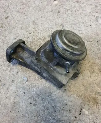 Mercedes-Benz S W221 EGR valve A0021407560