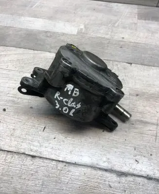 Mercedes-Benz R W251 Vacuum pump a6422300165
