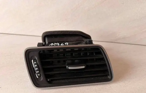 Volkswagen PASSAT B7 Dashboard side air vent grill/cover trim 3AB819702A
