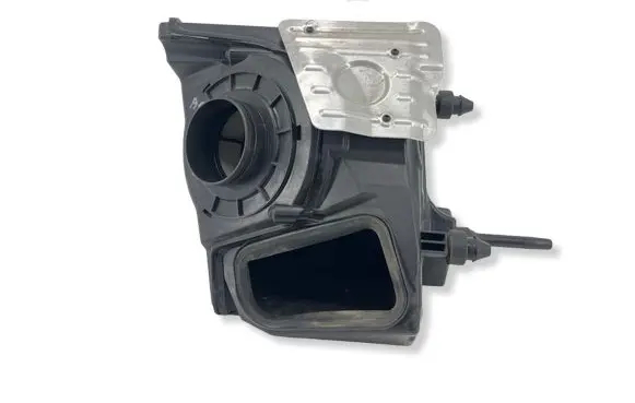 Audi A5 Air filter box 8W0133835