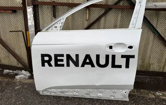 Renault Arkana Front door