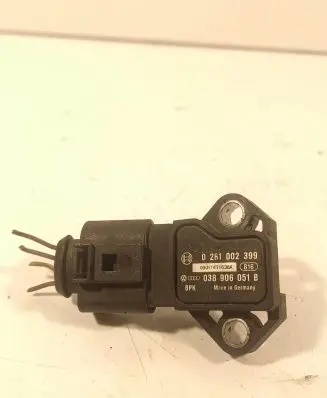 Volkswagen Golf V Air pressure sensor 038906051B 0281002399 090114T1638A