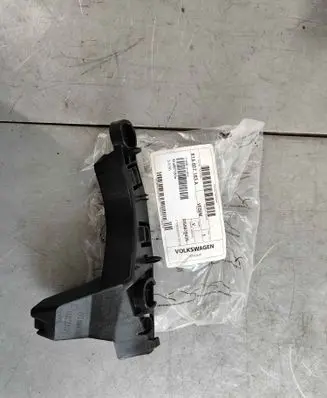 Front bumper mounting bracket
